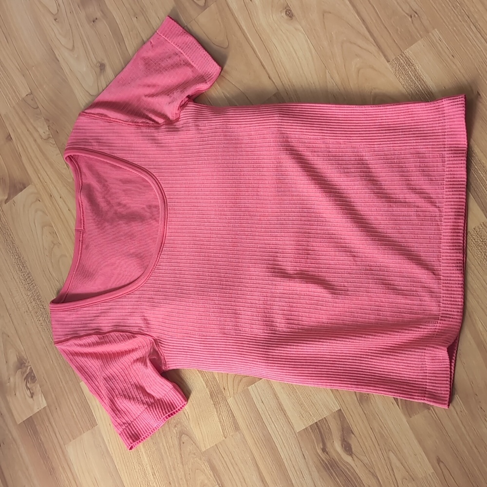 Lululemon Ebb to Street Short Sleeve Shirt 6 Pale Raspberry